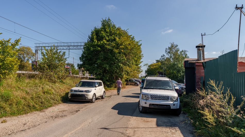 Здание с участком в ПГТ Снегири