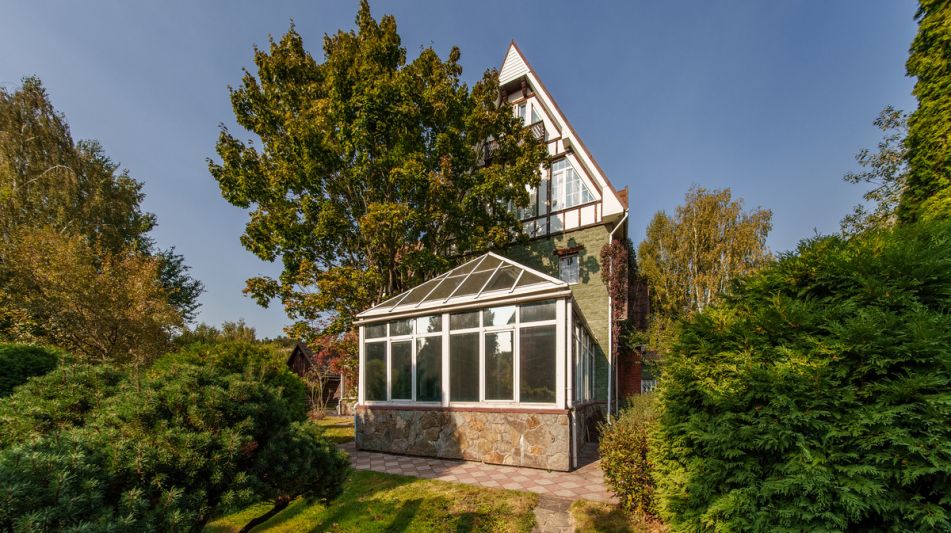 Дом с бассейном в КП Урожай