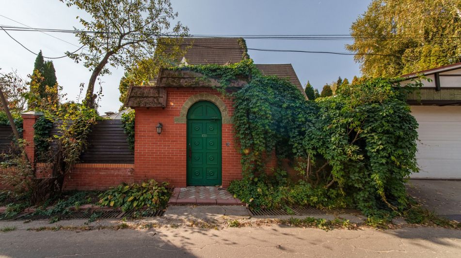 Дом с бассейном в КП Урожай