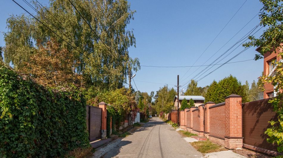 Дом с бассейном в КП Урожай