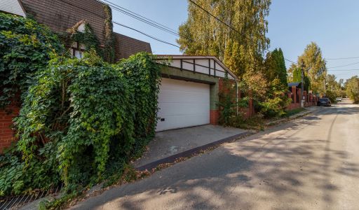 Дом с бассейном в КП Урожай