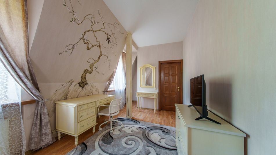 Дом с бассейном в КП Урожай