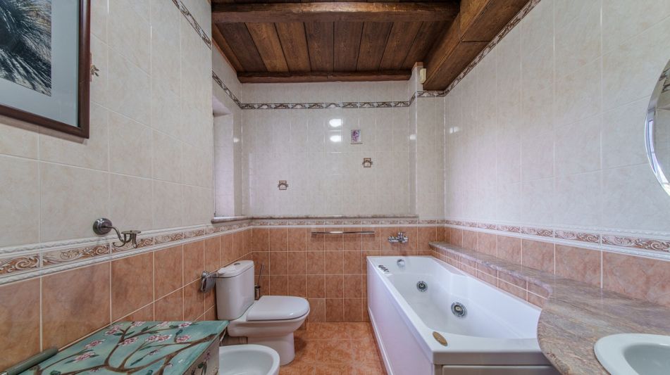 Дом с бассейном в КП Урожай