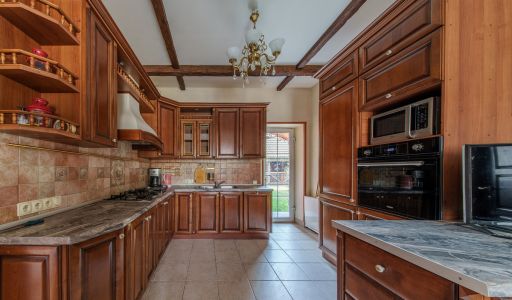 Дом с бассейном в КП Урожай