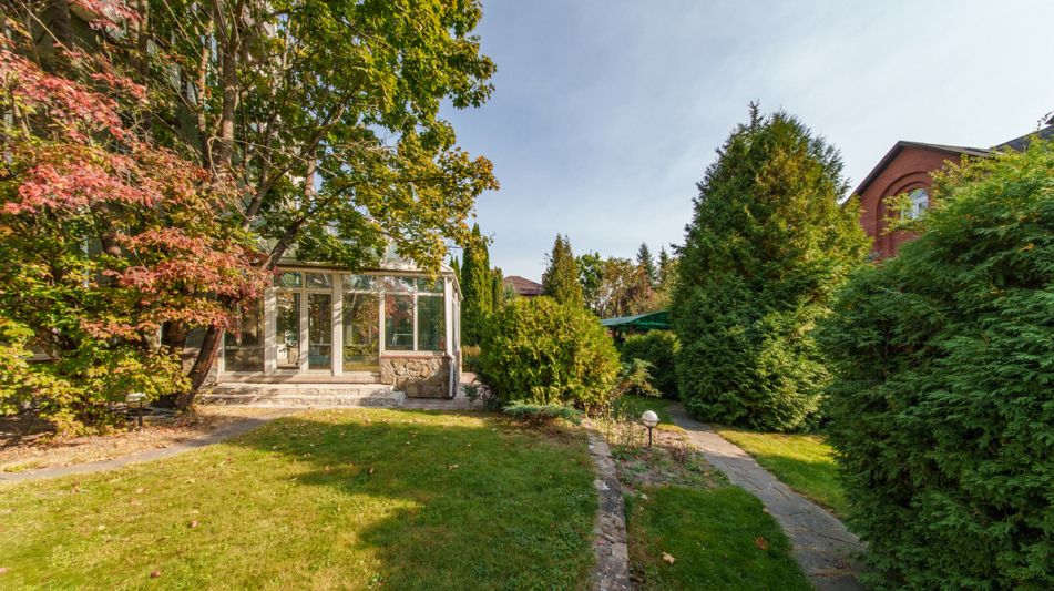 Дом с бассейном в КП Урожай