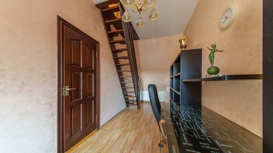 Дом с бассейном в КП Урожай