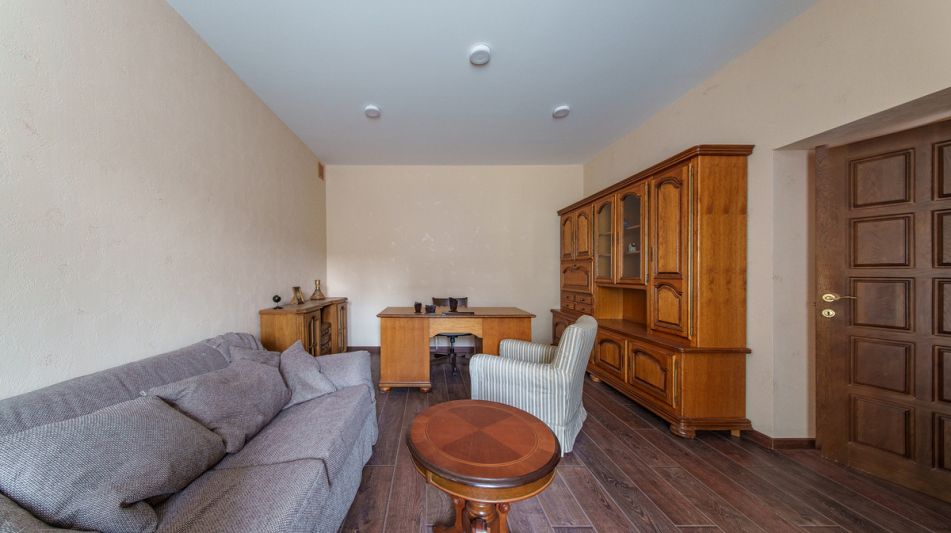 Дом с бассейном в КП Урожай