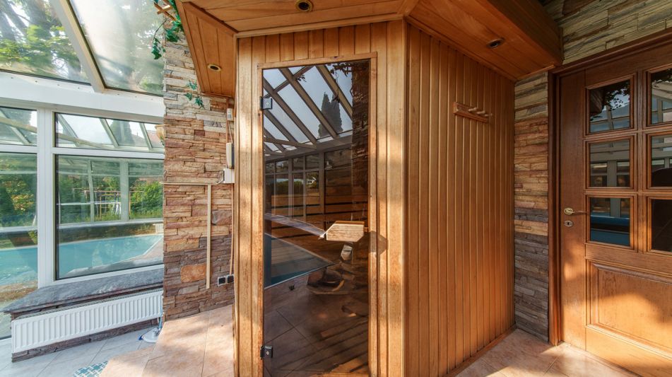 Дом с бассейном в КП Урожай