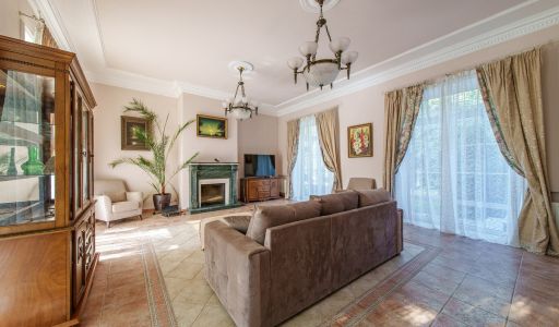 Дом с бассейном в КП Урожай