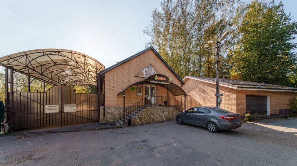 Дом с бассейном в КП Урожай