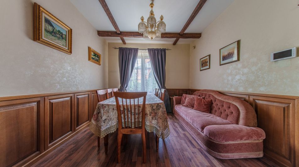 Дом с бассейном в КП Урожай