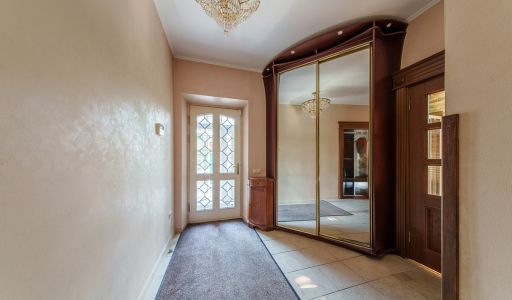 Дом с бассейном в КП Урожай