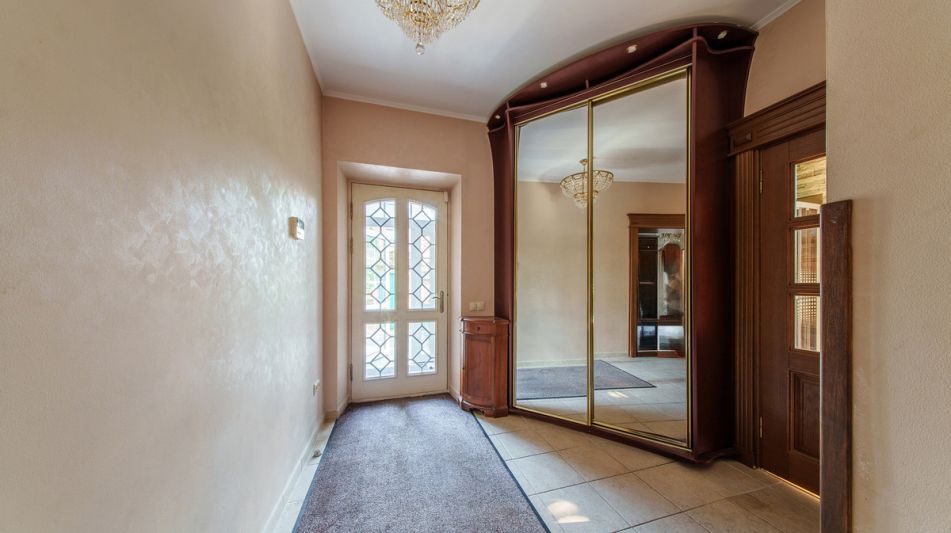 Дом с бассейном в КП Урожай