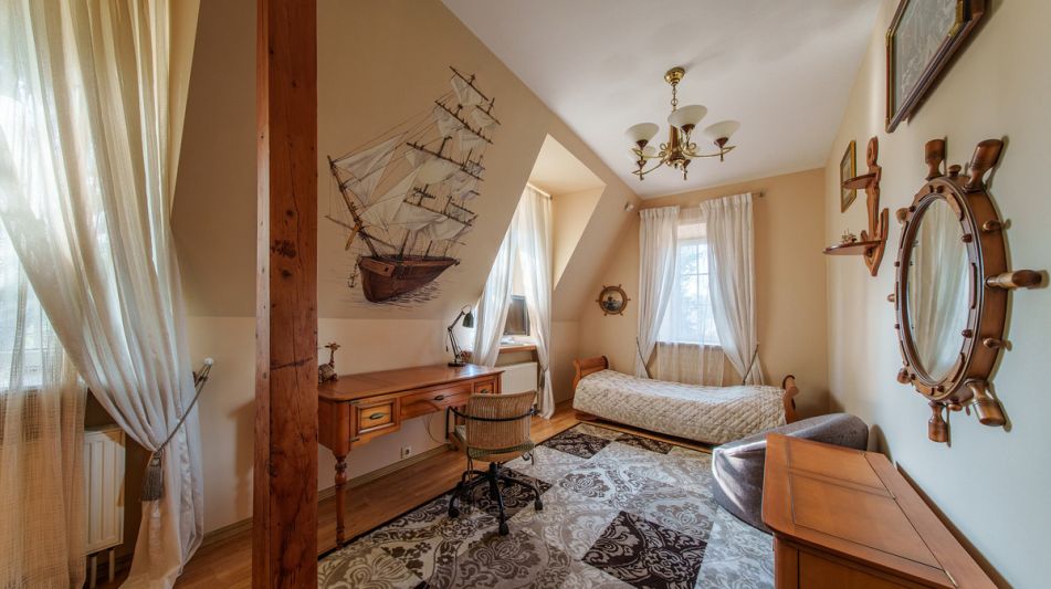 Дом с бассейном в КП Урожай