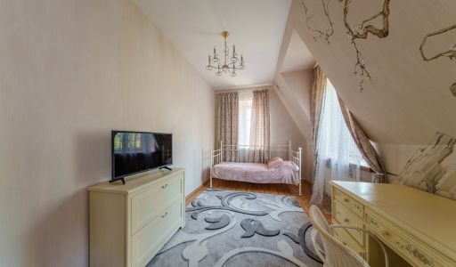 Дом с бассейном в КП Урожай