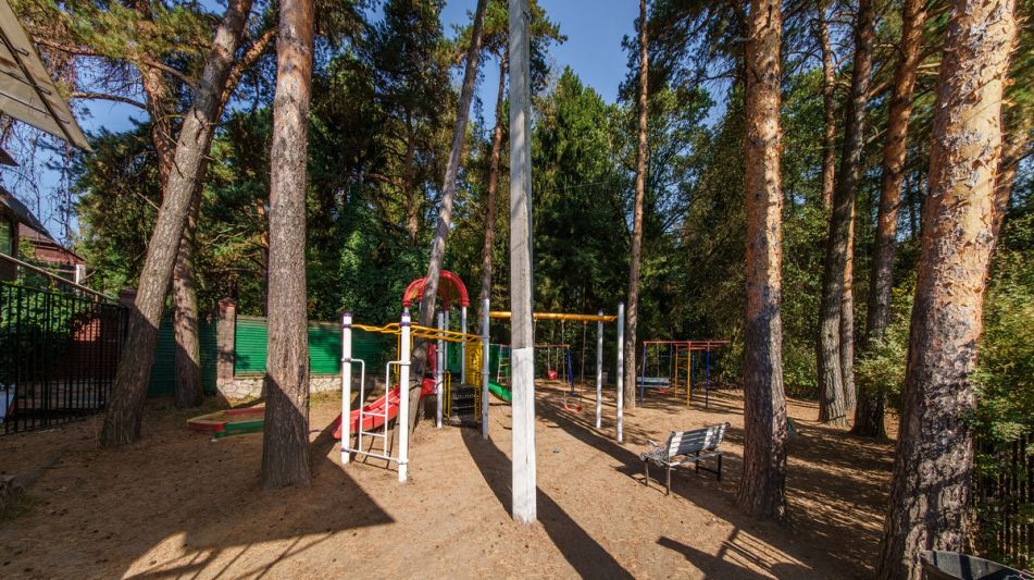 Дом с бассейном в КП Урожай