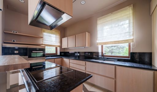 Современный дом у воды в Пестово