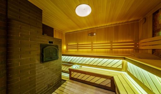 Современный дом у воды в Пестово