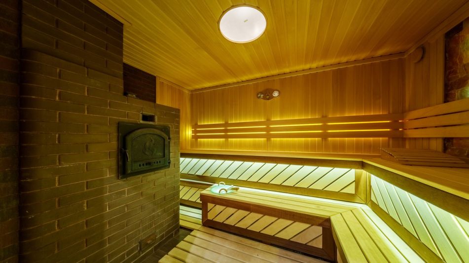 Современный дом у воды в Пестово