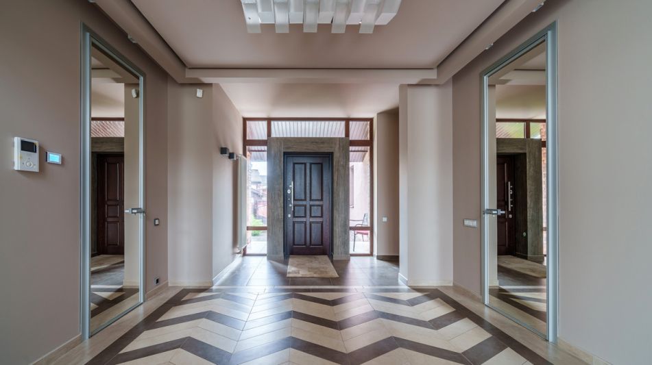 Современный дом у воды в Пестово