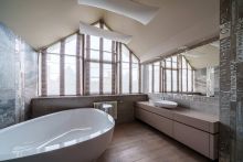 Современный дом у воды в Пестово