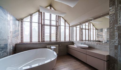 Современный дом у воды в Пестово