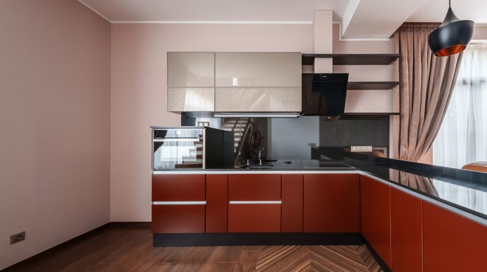 Современный дом у воды в Пестово