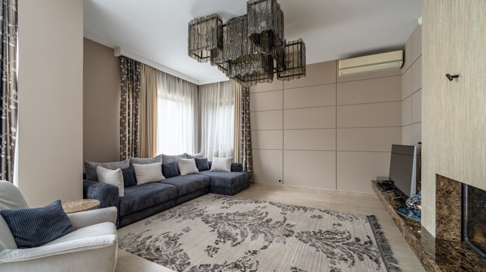 Современный дом у воды в Пестово