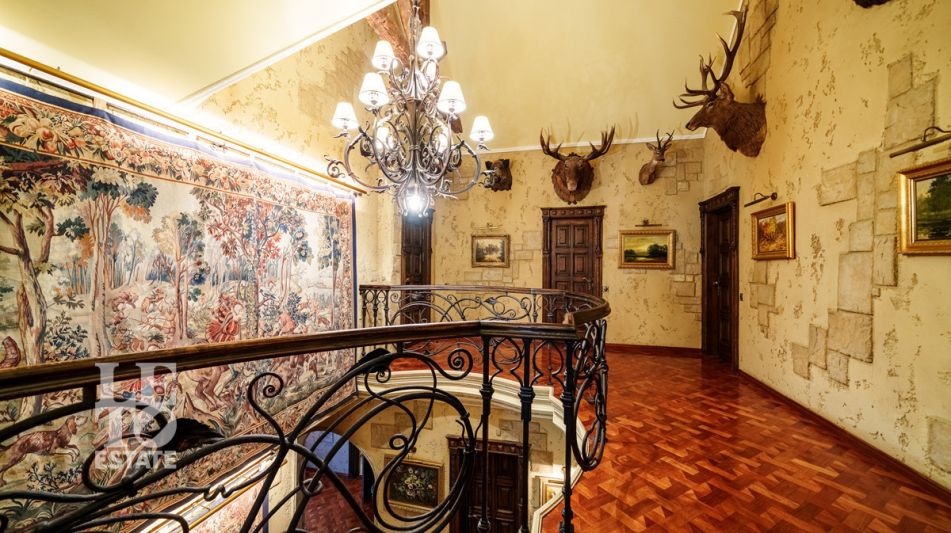 Усадьба окруженная лесом Горки-5