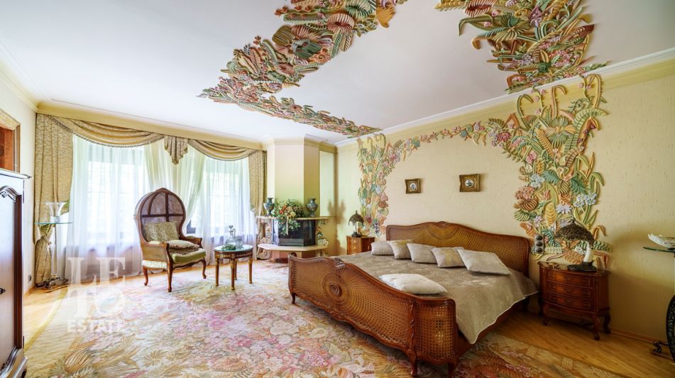 Усадьба окруженная лесом Горки-5