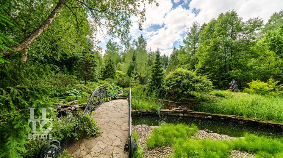 Усадьба окруженная лесом Горки-5