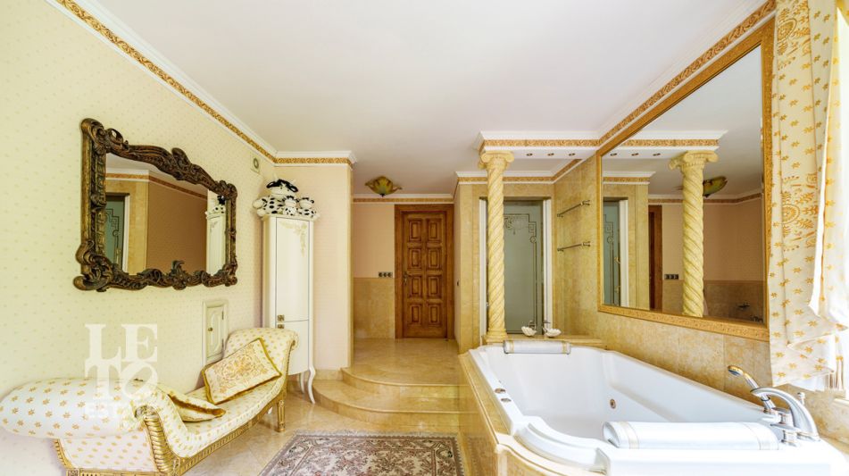 Усадьба окруженная лесом Горки-5