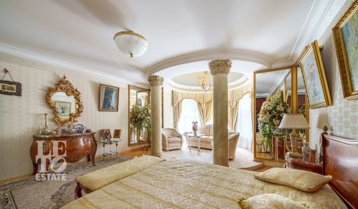 Усадьба окруженная лесом Горки-5