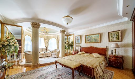 Усадьба окруженная лесом Горки-5