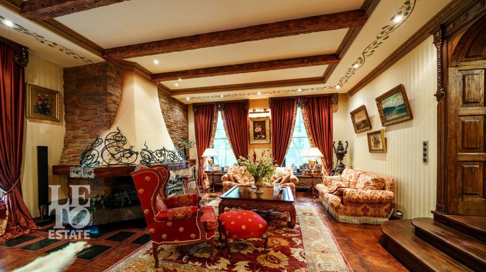 Усадьба окруженная лесом Горки-5