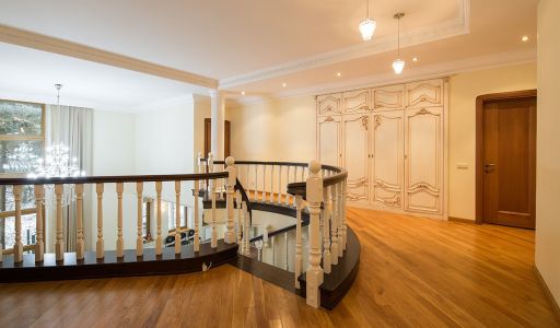 Продается усадьба в поселке Юлия2