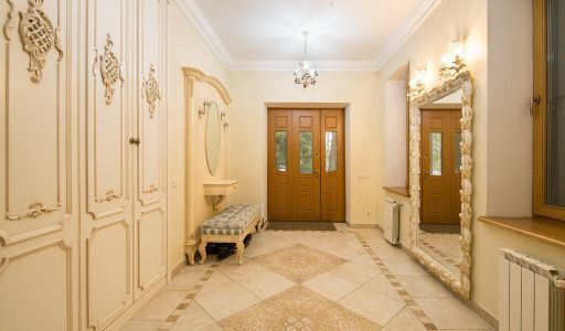 Продается усадьба в поселке Юлия2