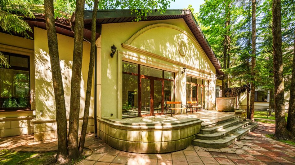 Продается усадьба в поселке Юлия2