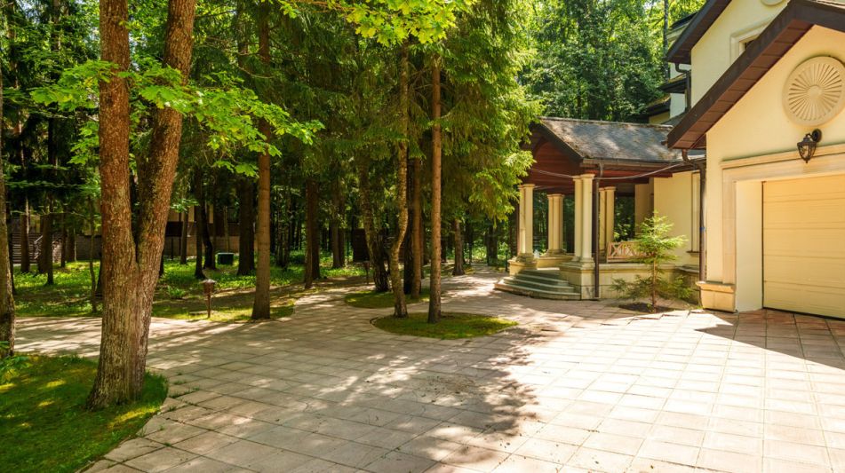 Продается усадьба в поселке Юлия2