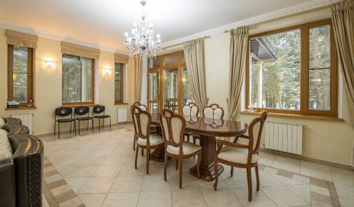 Продается усадьба в поселке Юлия2