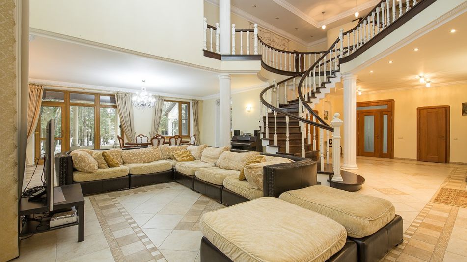 Продается усадьба в поселке Юлия2