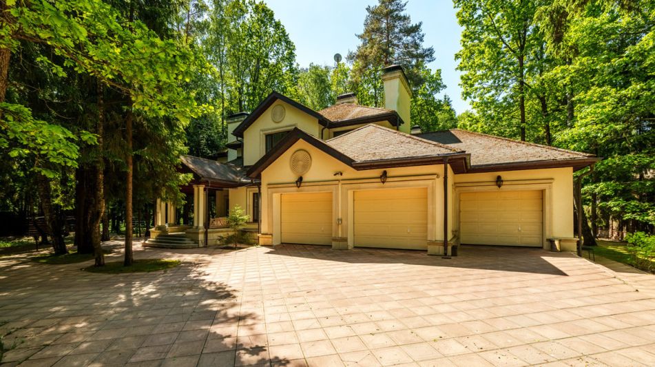 Продается усадьба в поселке Юлия2