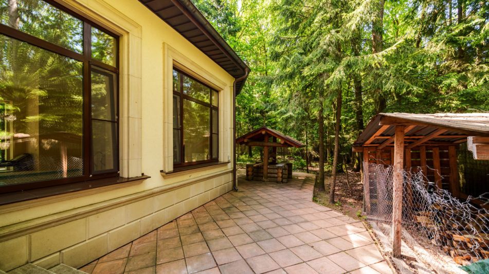 Продается усадьба в поселке Юлия2