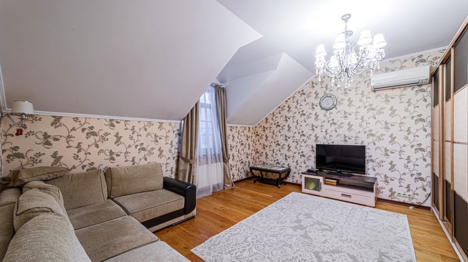 Респектабельный дом в Вешках