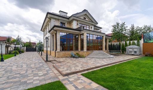 Респектабельный дом в Вешках