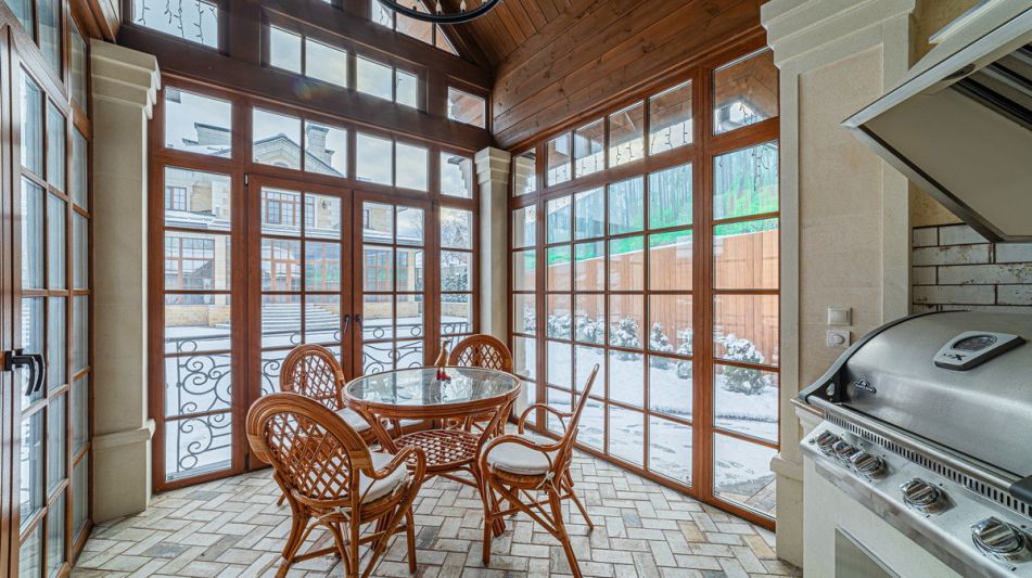 Респектабельный дом в Вешках