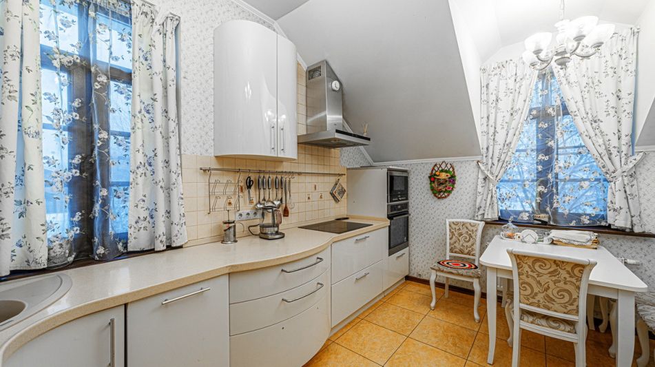 Респектабельный дом в Вешках