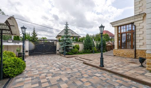 Респектабельный дом в Вешках