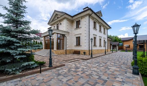 Респектабельный дом в Вешках