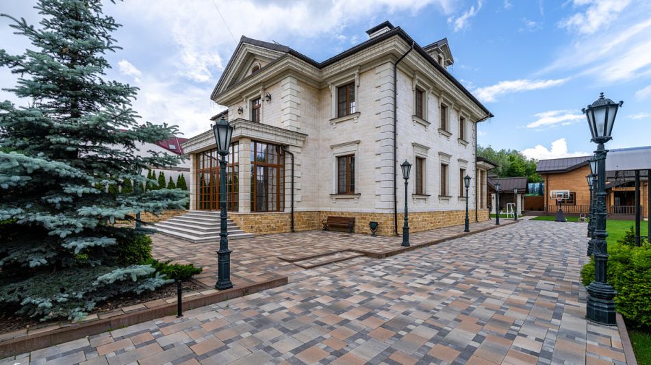 Респектабельный дом в Вешках